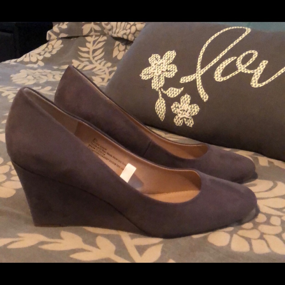Worn once gray wedges